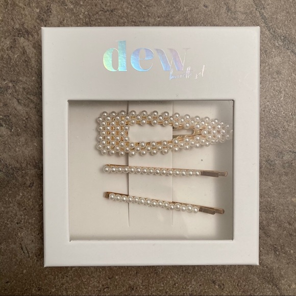 NWT! - DEW | Lover of Pearl Barrette Set - Picture 9 of 10
